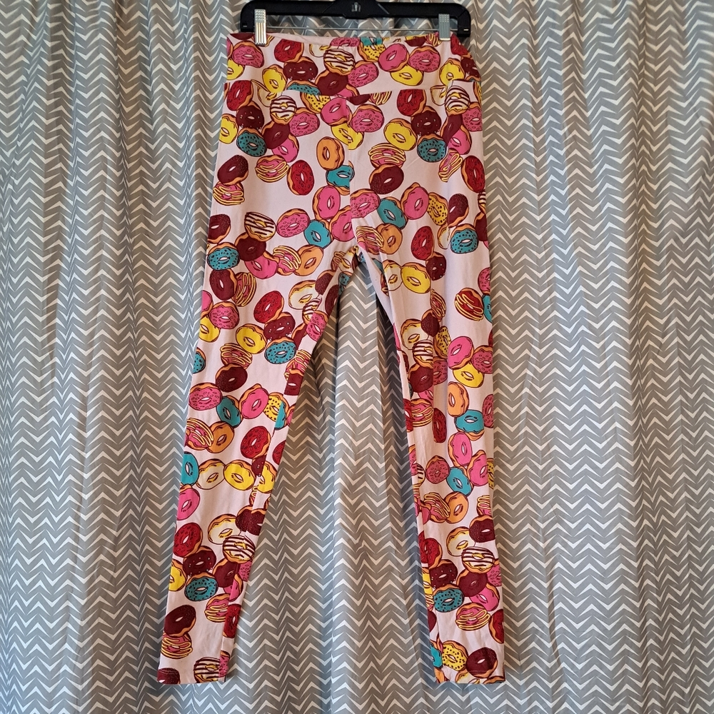 Lularoe Tall and Curvy Pink Donuts leggings